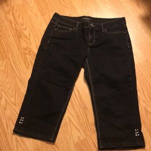 EUC WHBM noir pedal pusher pants